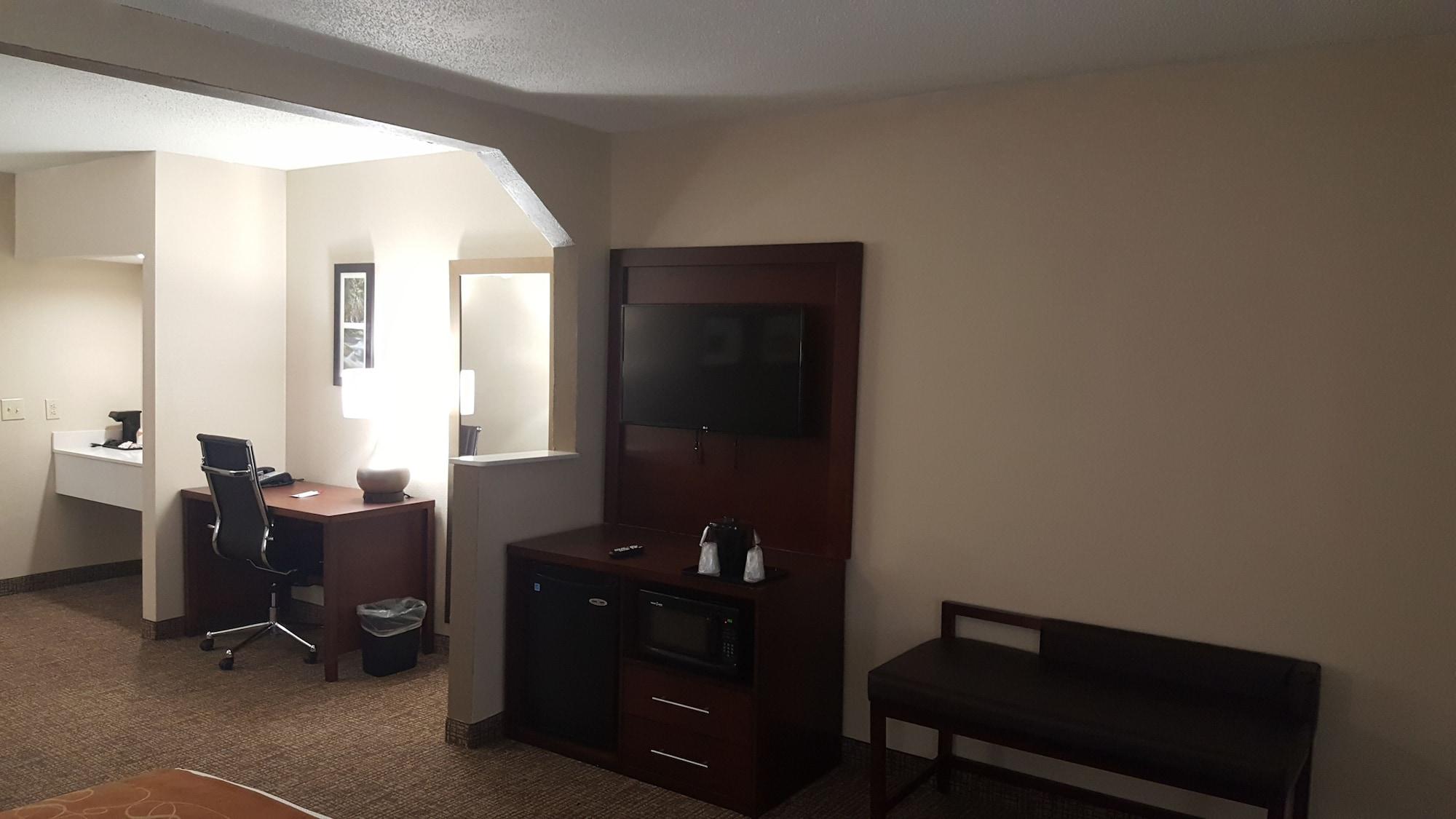 Comfort Suites Knoxville Airport Alcoa Exterior photo