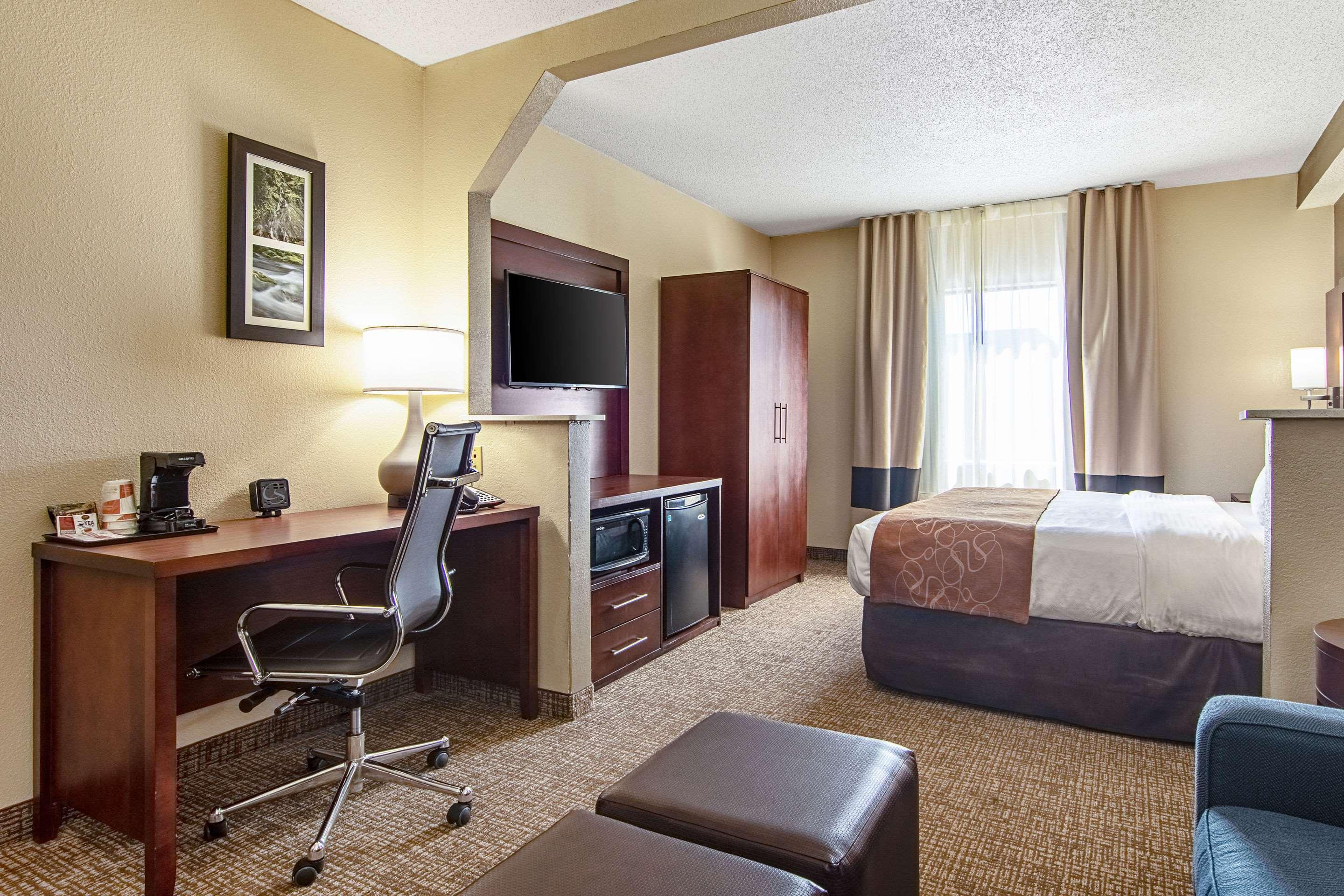 Comfort Suites Knoxville Airport Alcoa Exterior photo