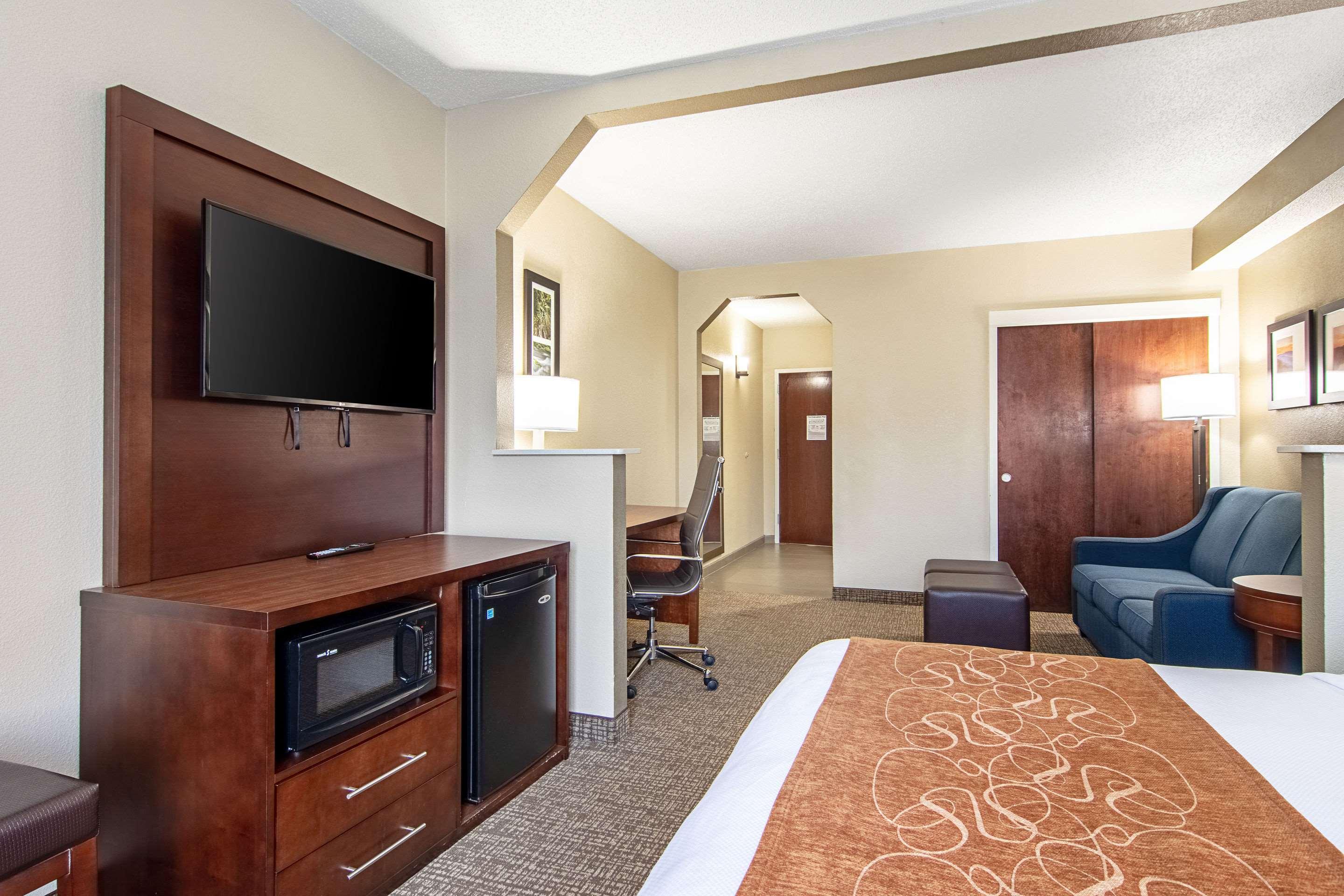 Comfort Suites Knoxville Airport Alcoa Exterior photo