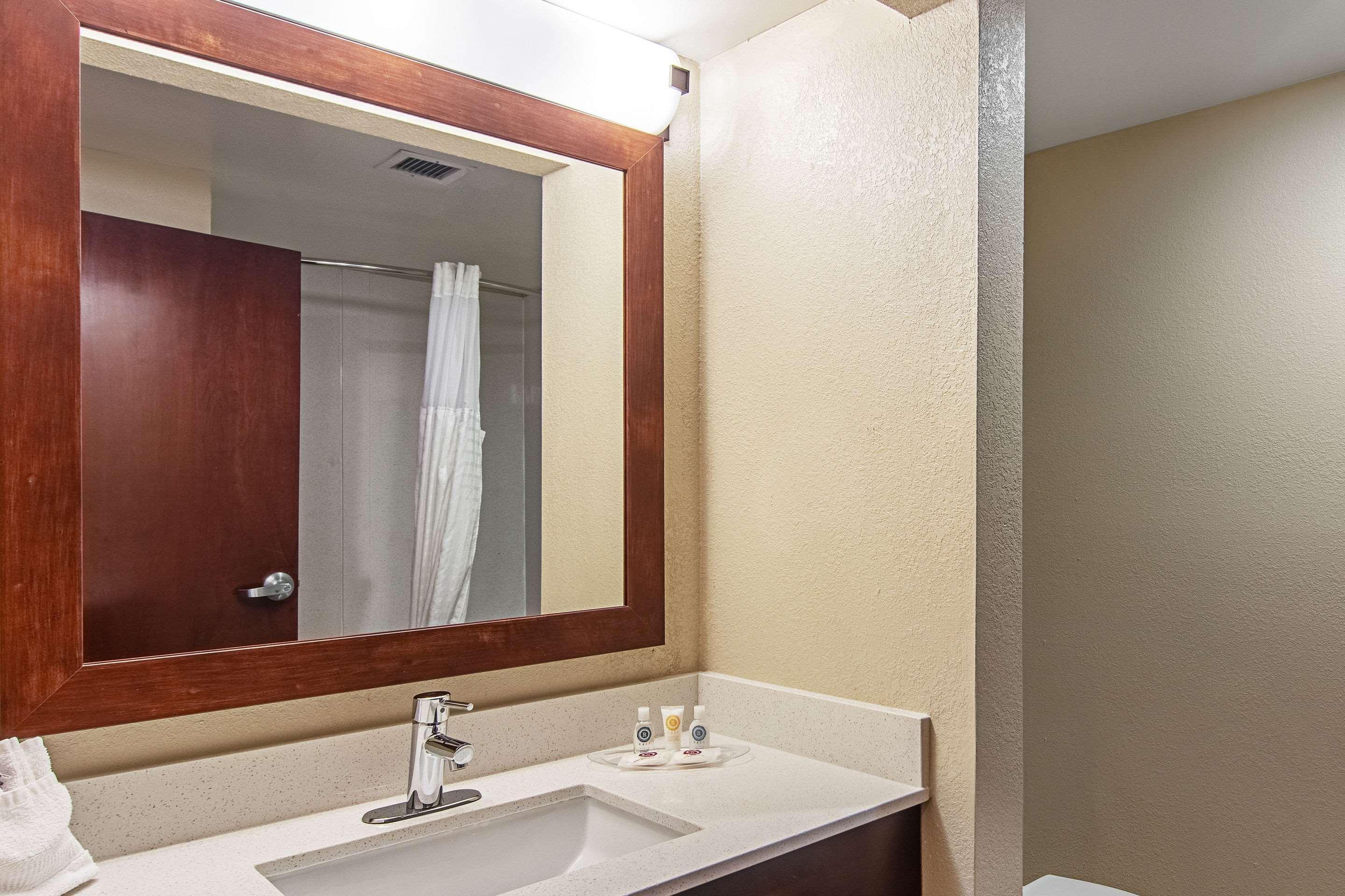 Comfort Suites Knoxville Airport Alcoa Exterior photo